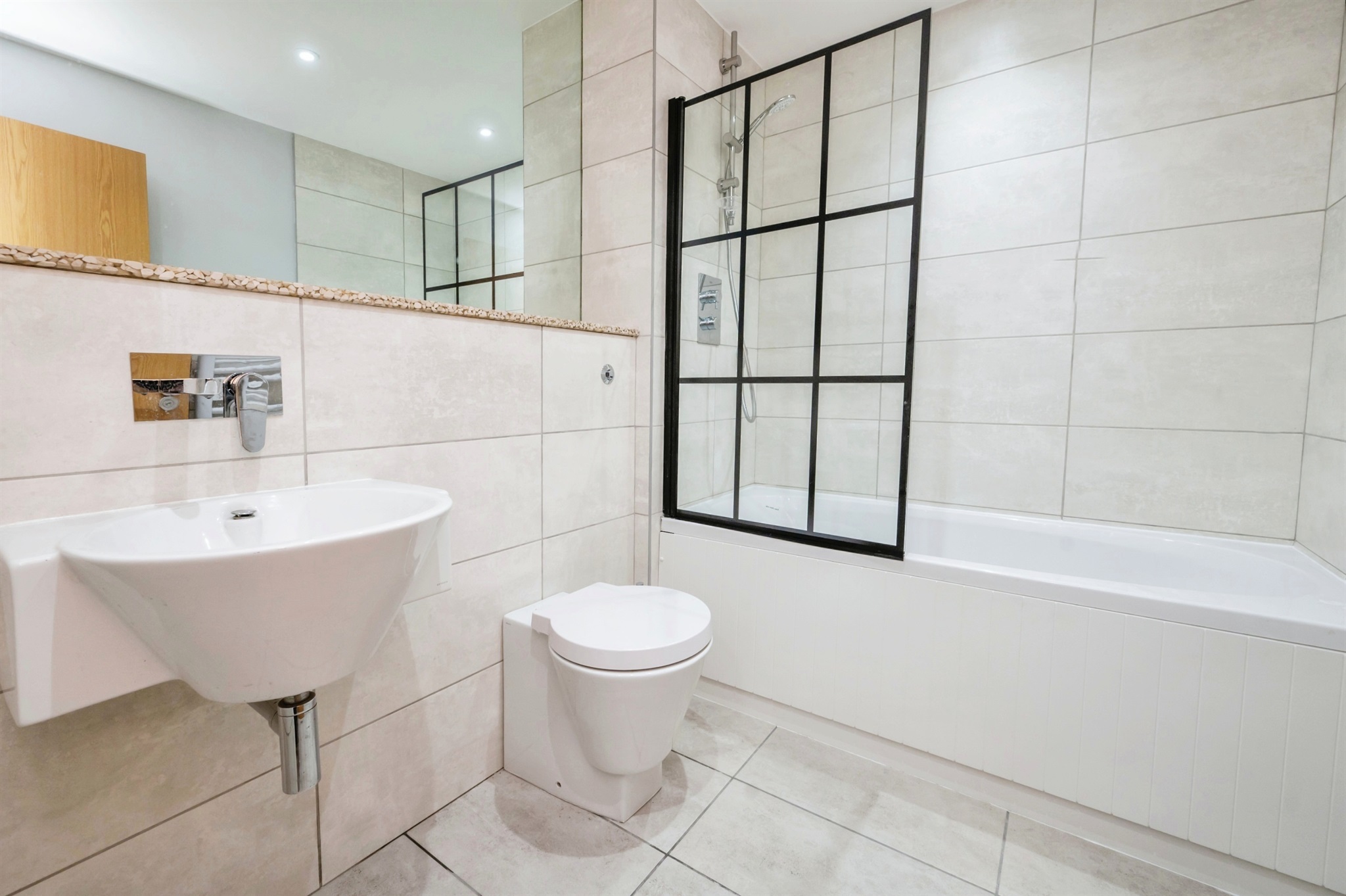 2 bed Ground Flat