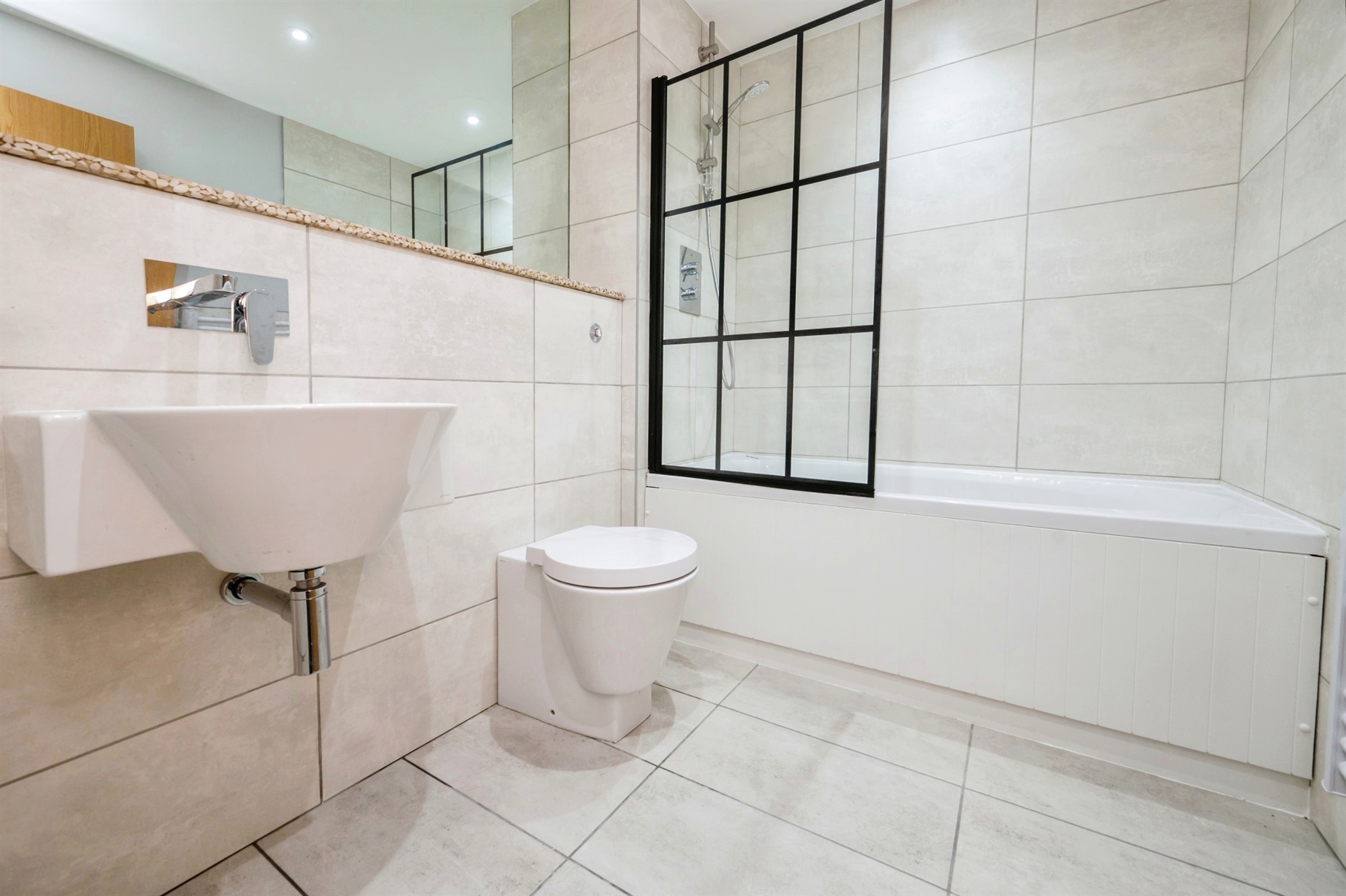 2 bed Ground Flat