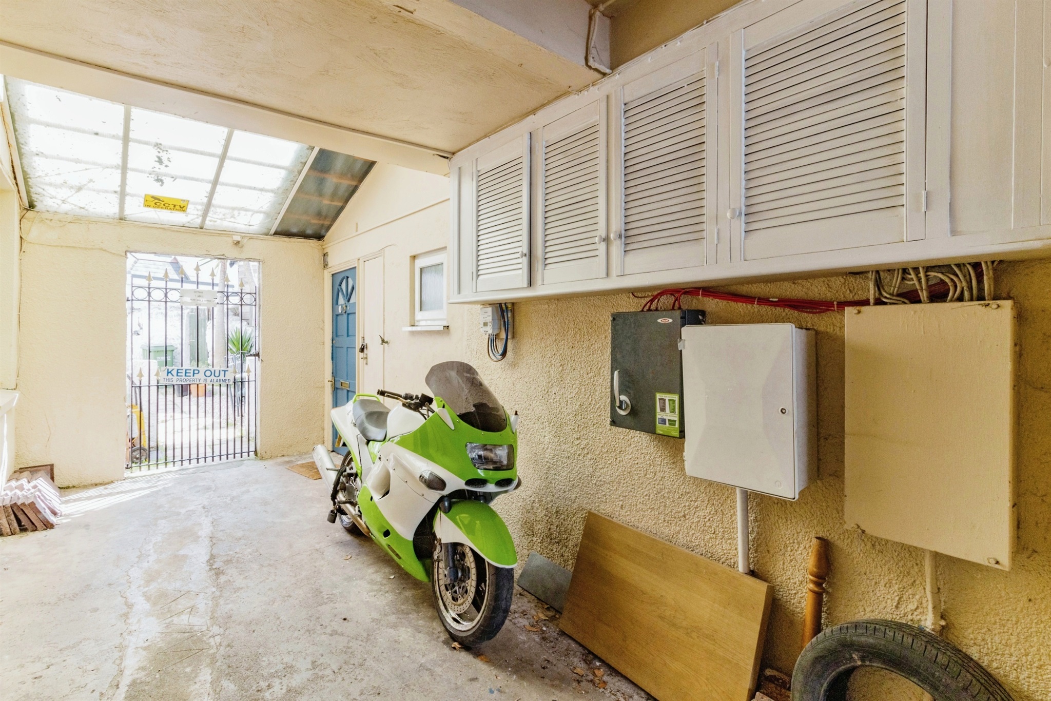 4 bed Commercial Property