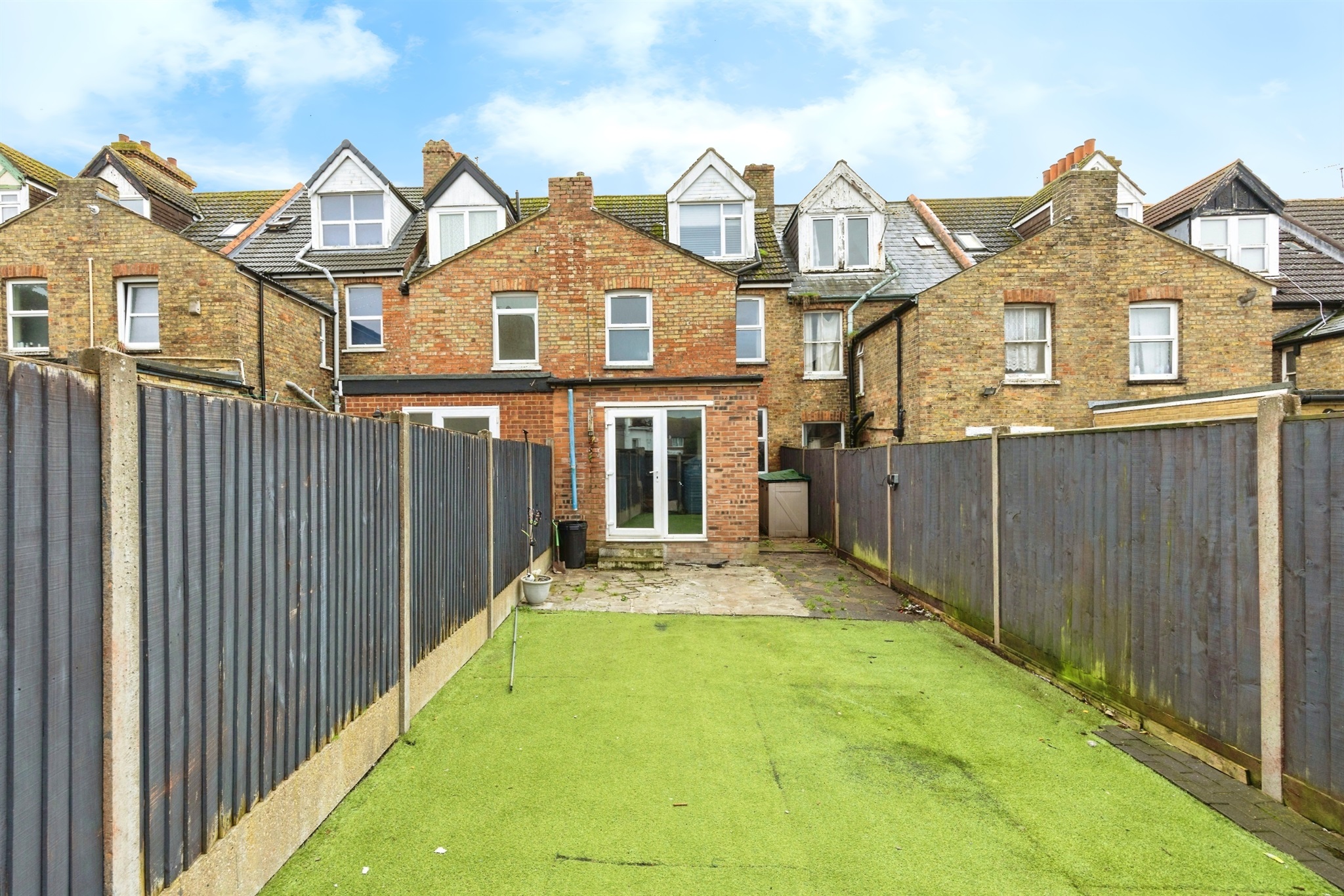4 bed Terraced