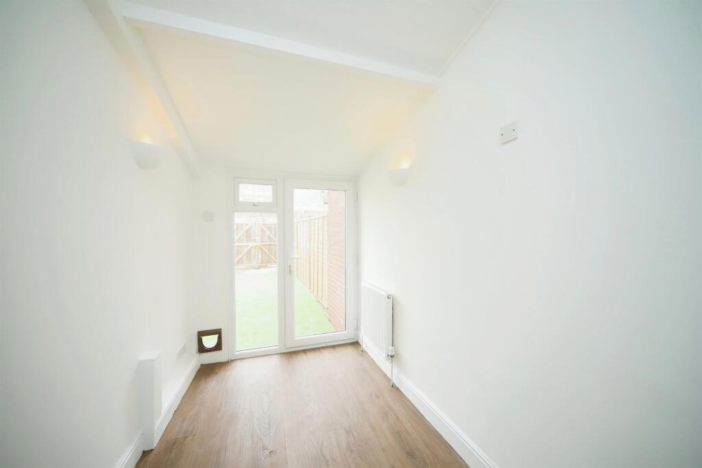 2 bed End of Terrace