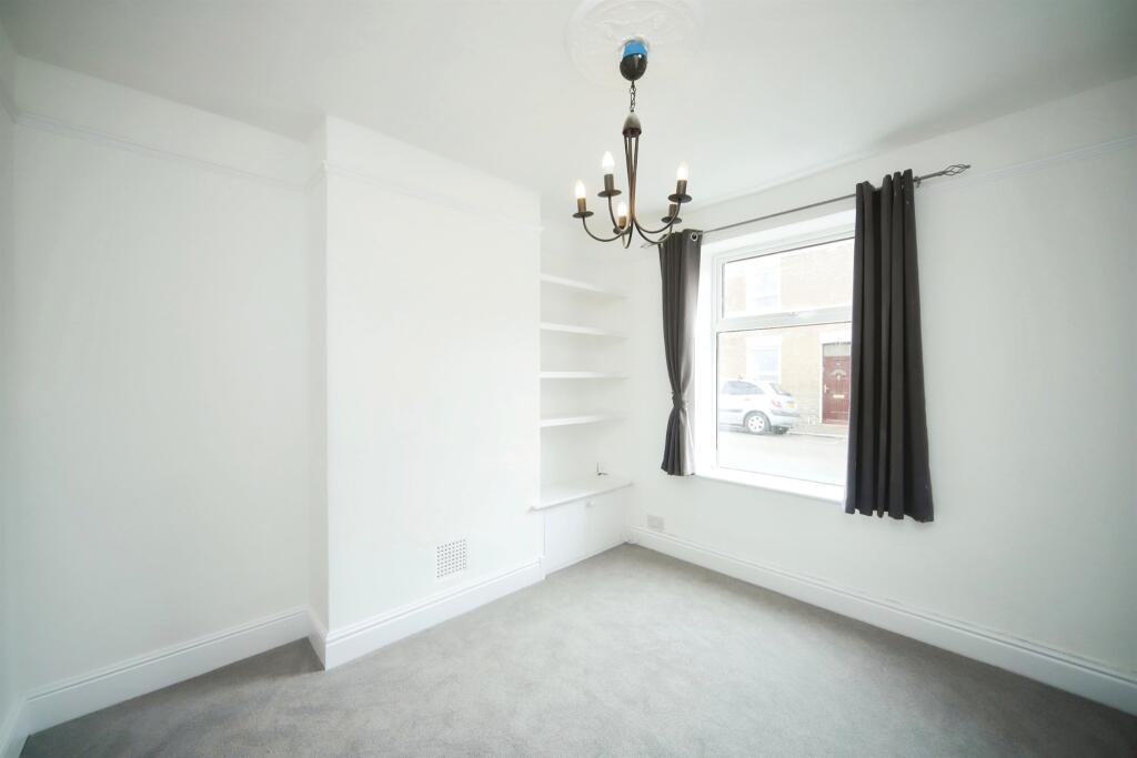 2 bed End of Terrace