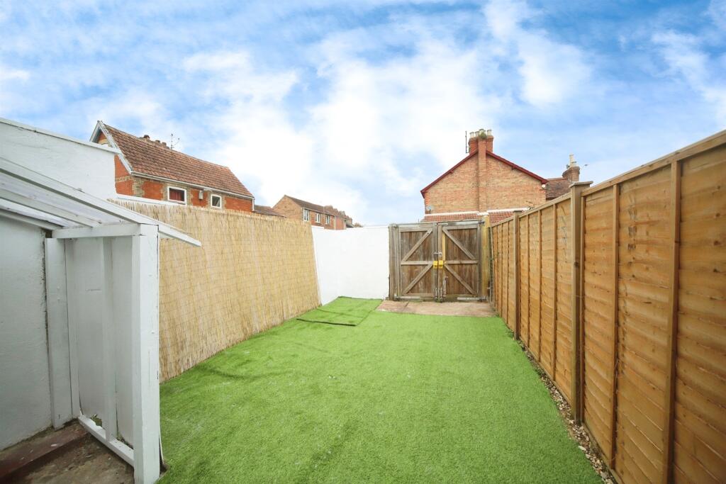 2 bed End of Terrace