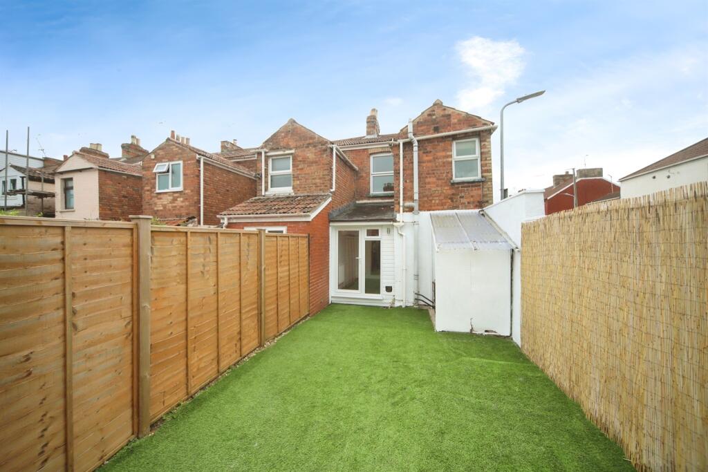2 bed End of Terrace