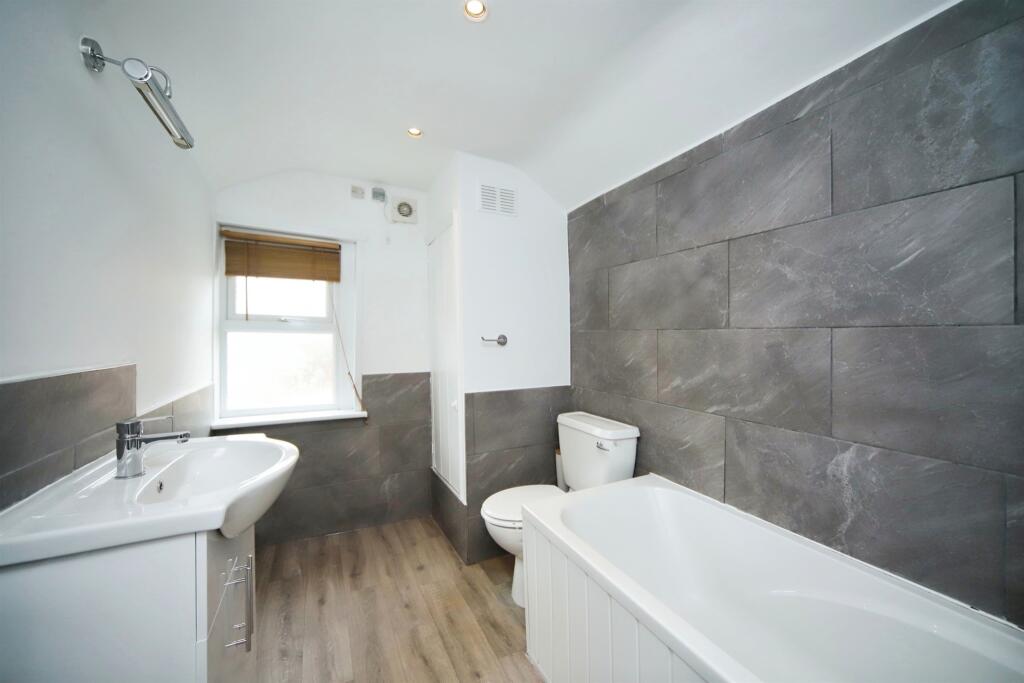 2 bed End of Terrace
