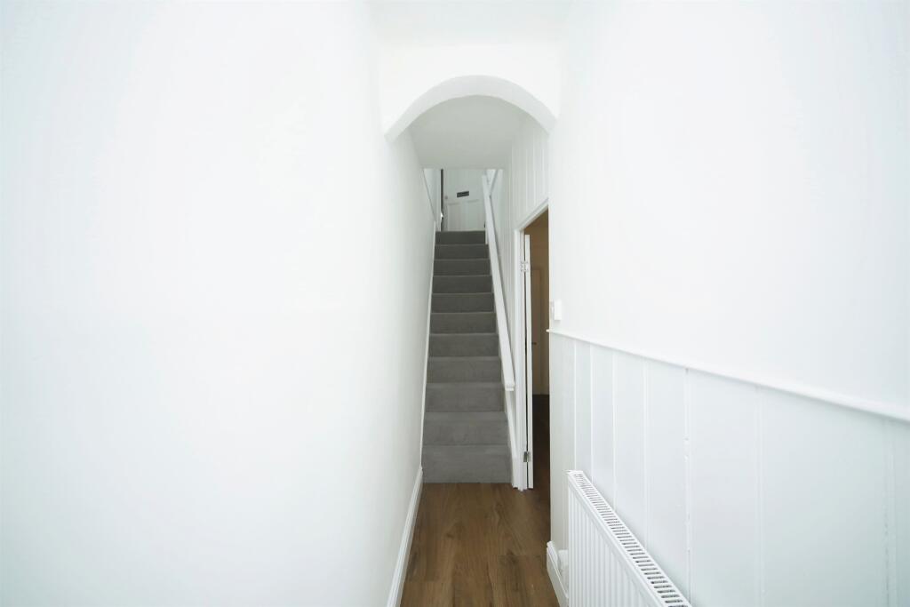 2 bed End of Terrace