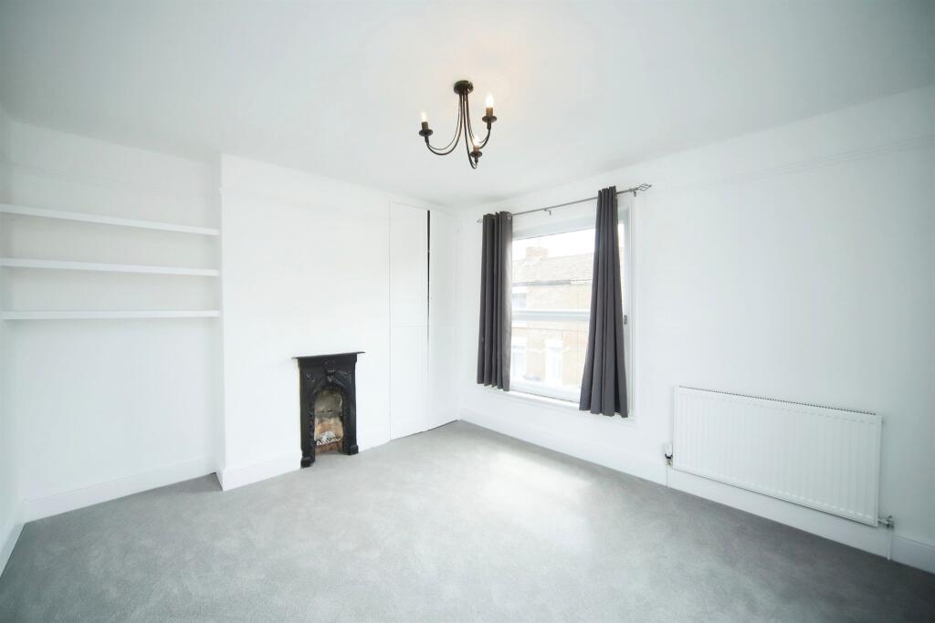2 bed End of Terrace