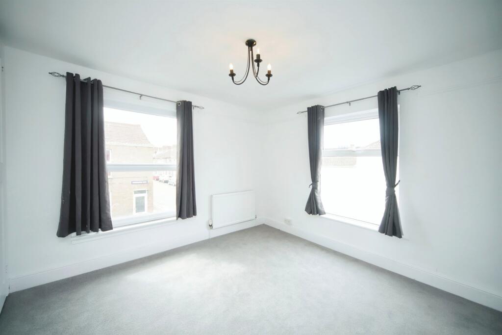 2 bed End of Terrace