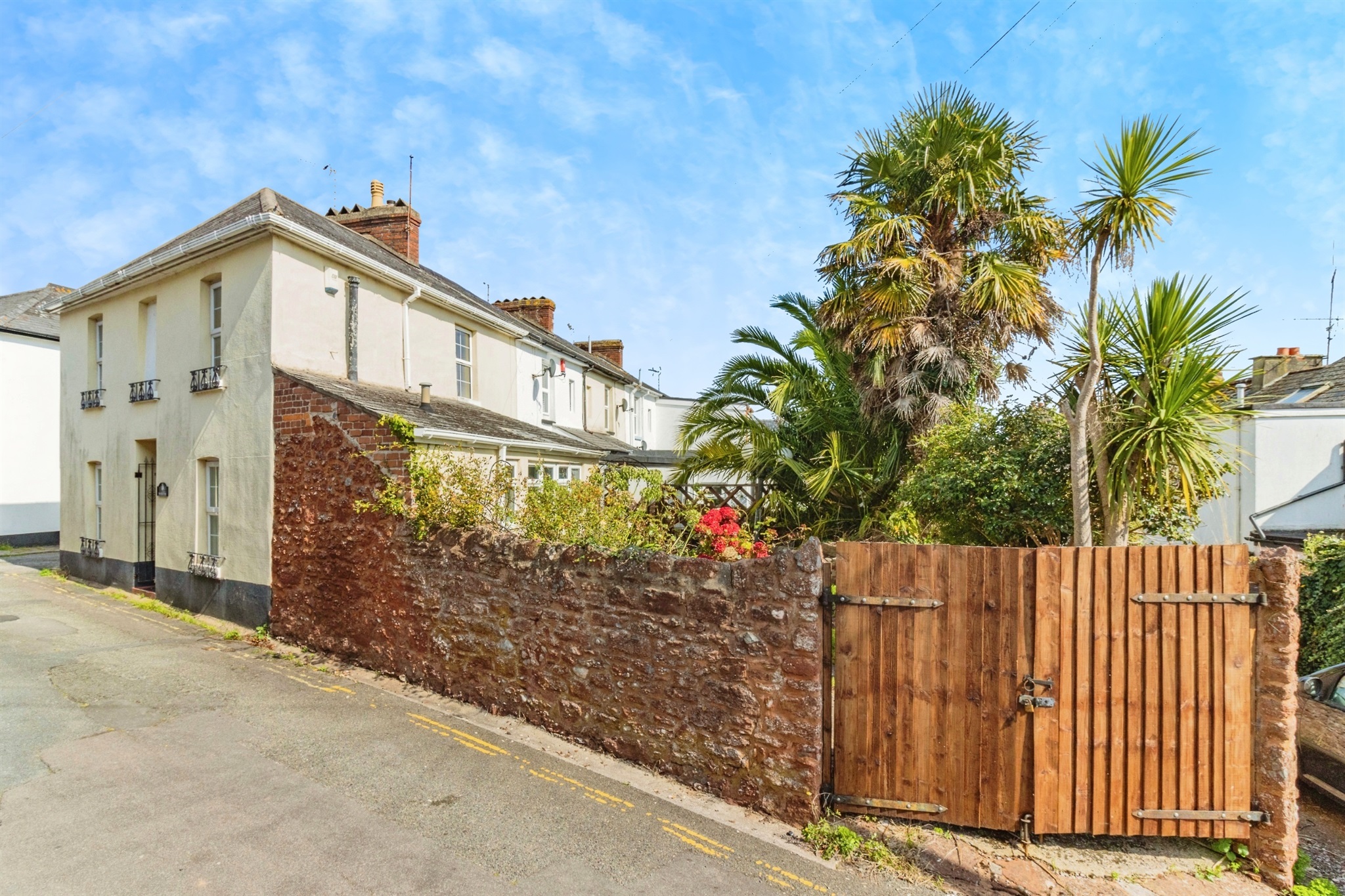 2 bed Detached