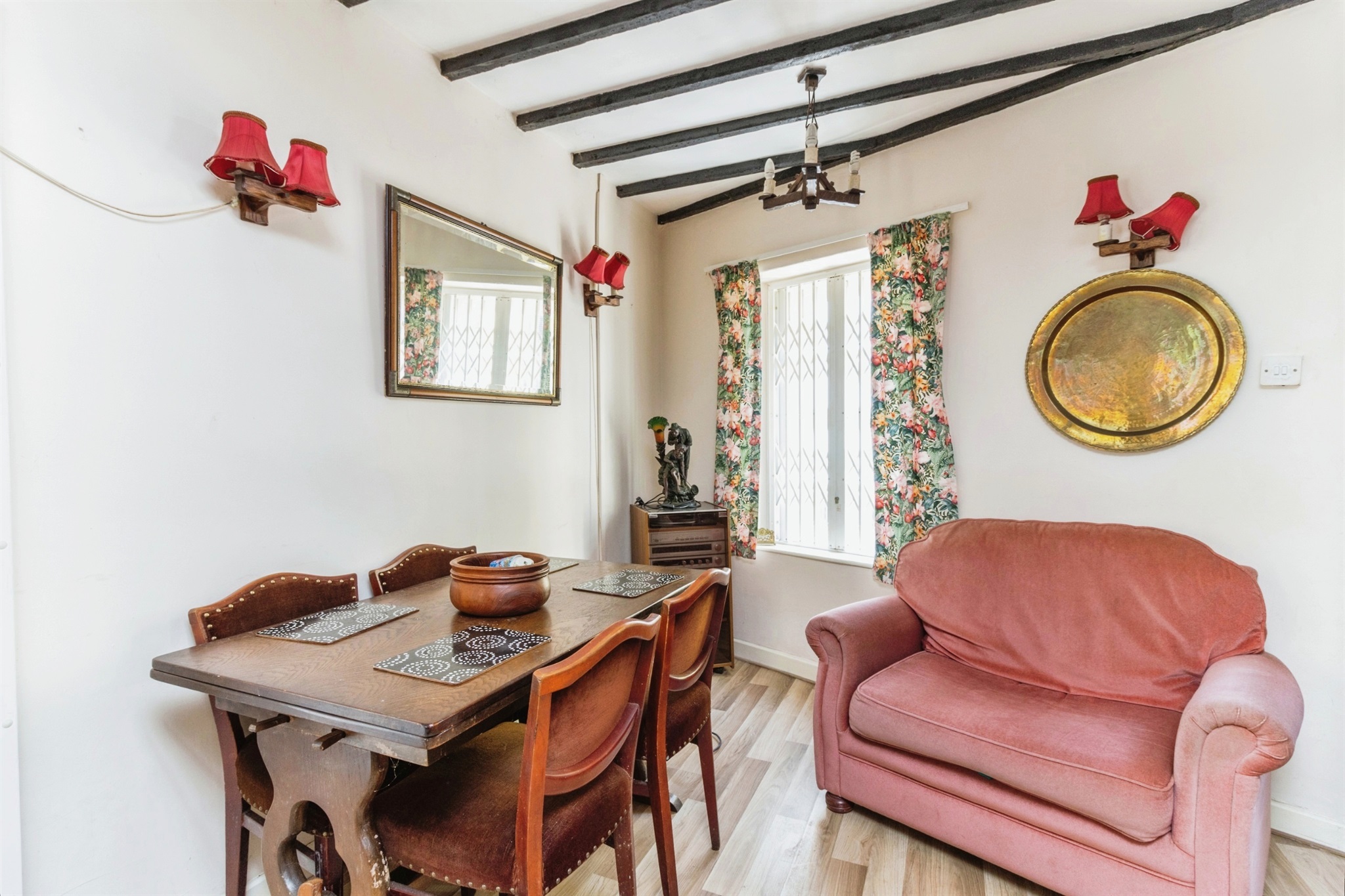 2 bed Detached
