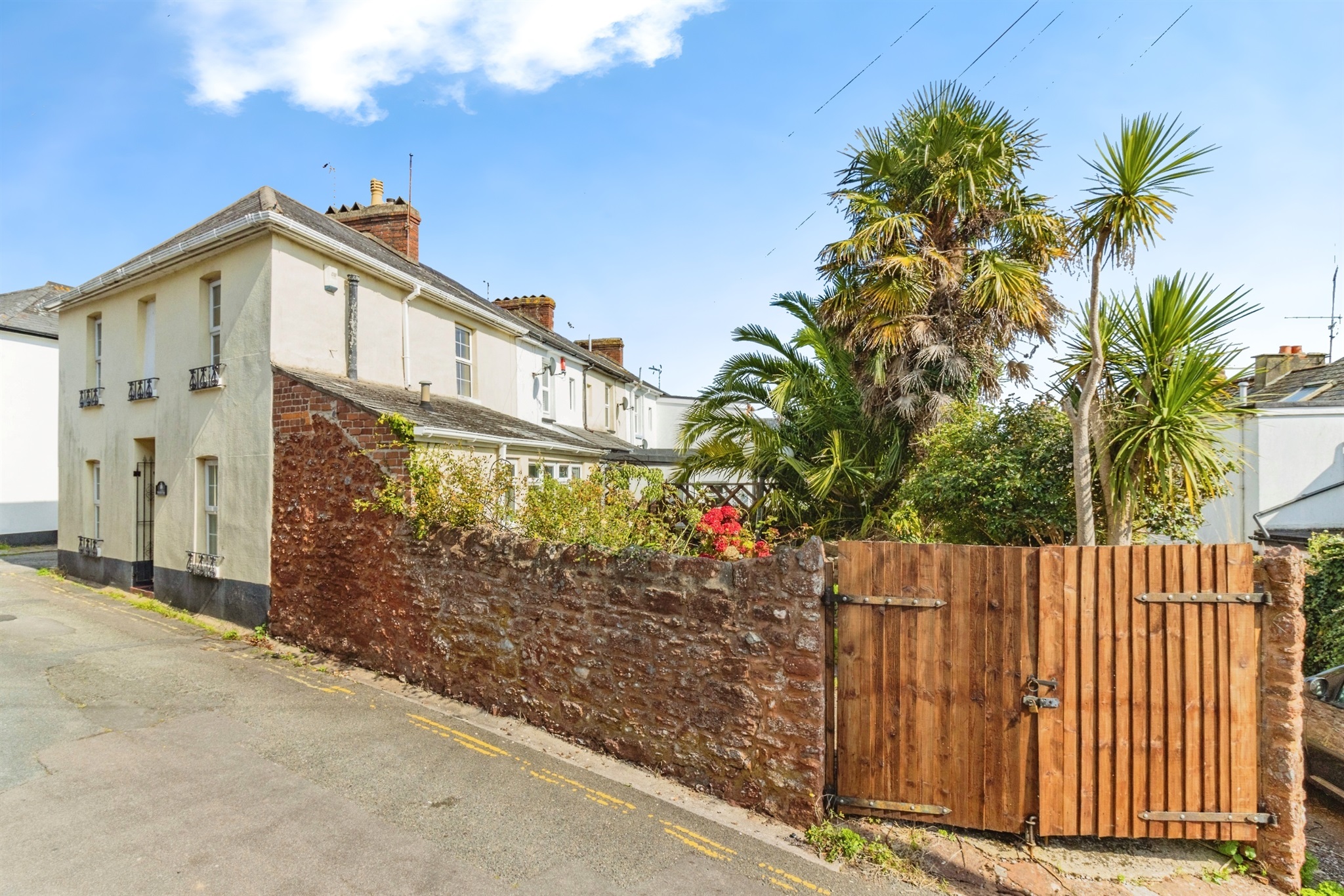 2 bed Detached