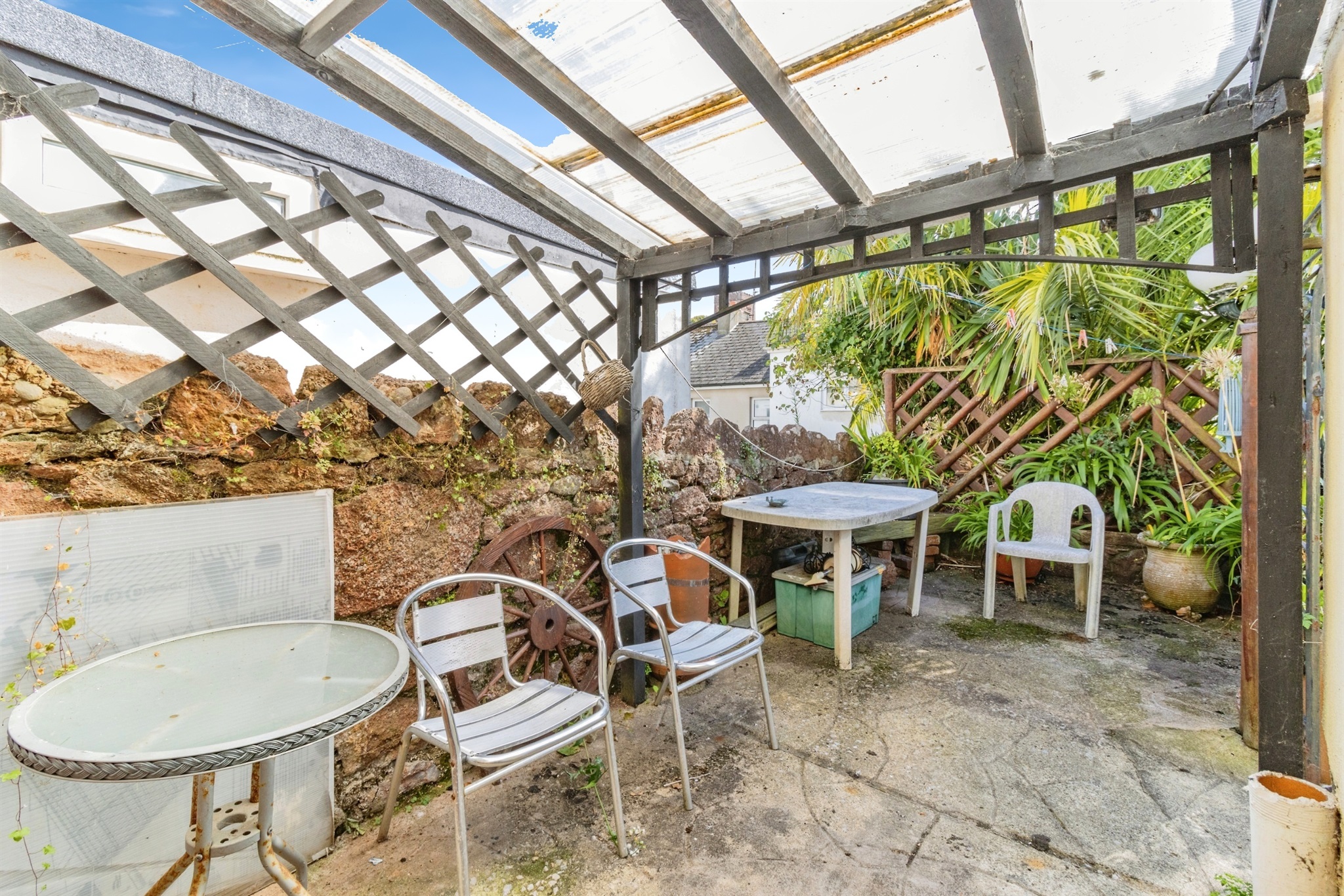 2 bed Detached