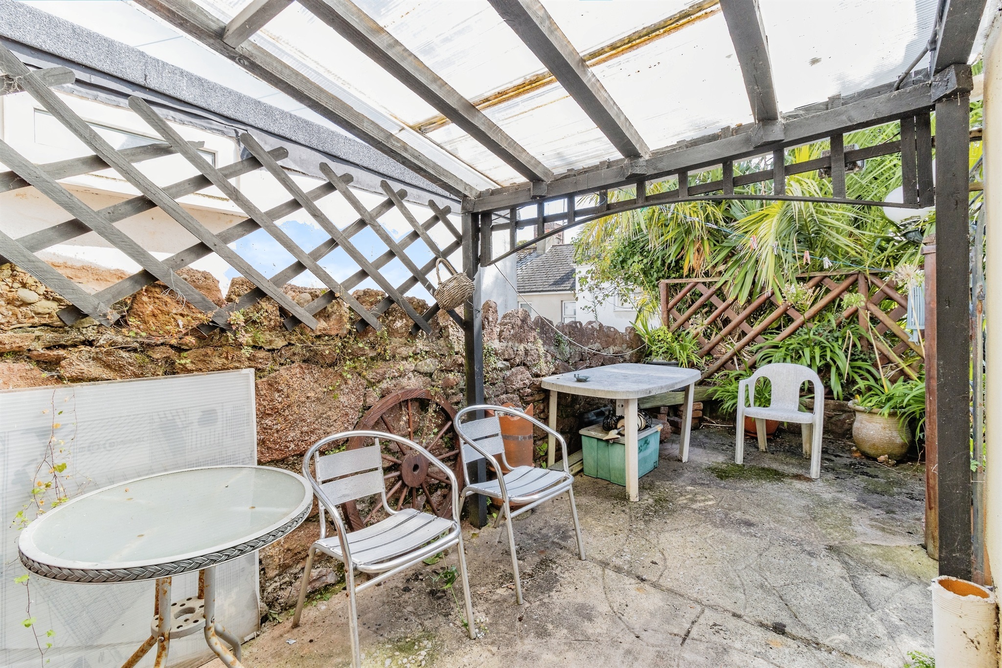 2 bed Detached