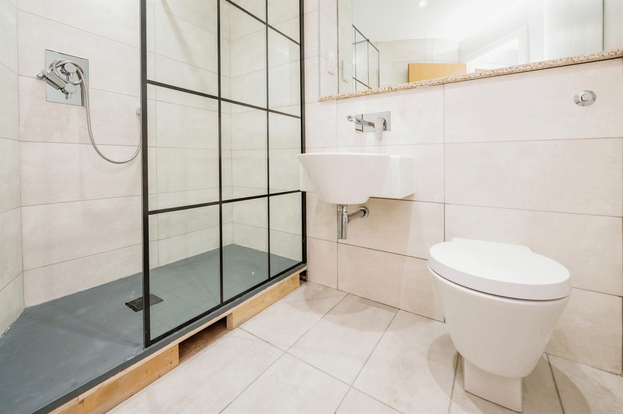 2 bed Ground Flat