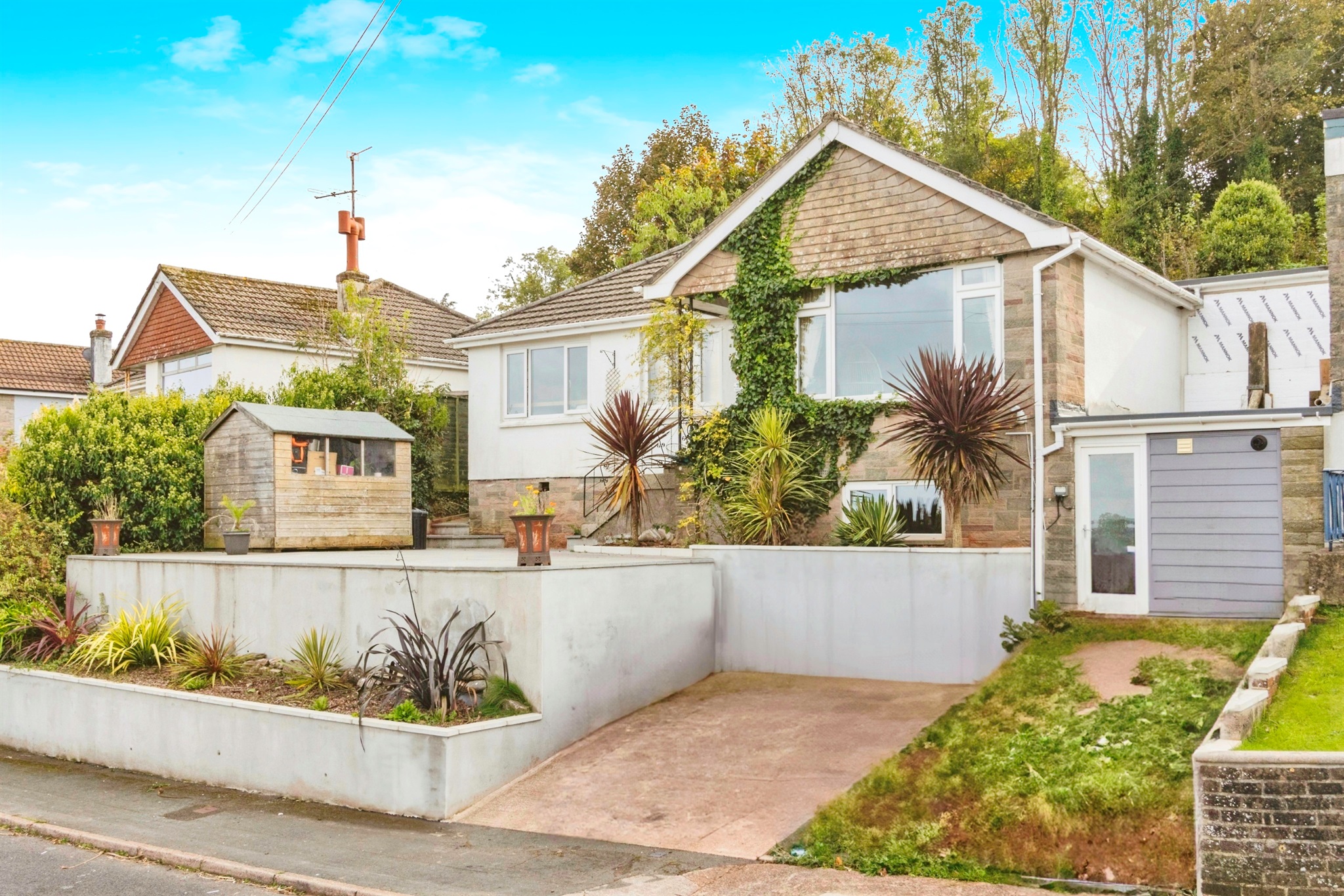 4 bed Detached Bungalow