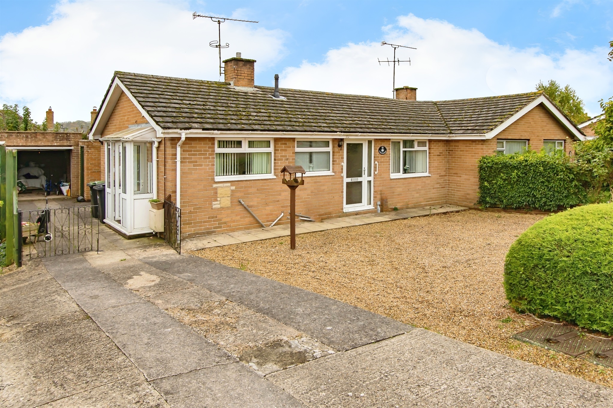 2 bed Semi-Detached Bungalow