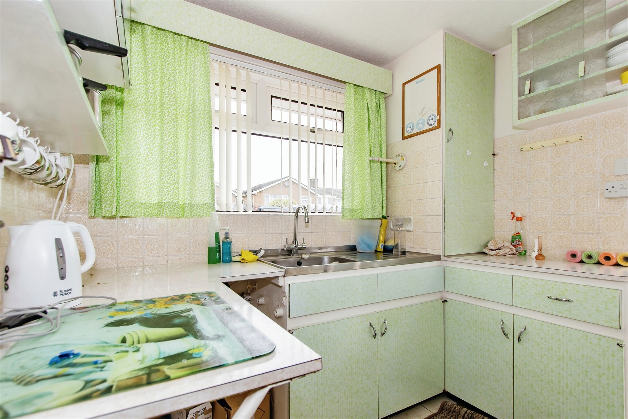 2 bed Semi-Detached Bungalow
