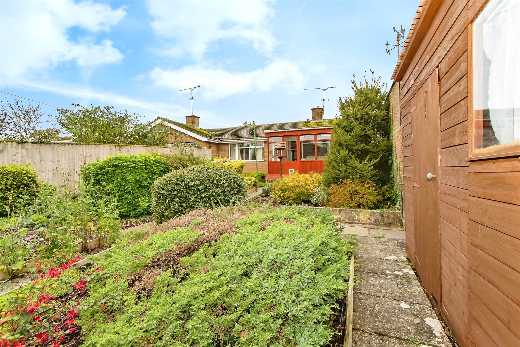 2 bed Semi-Detached Bungalow