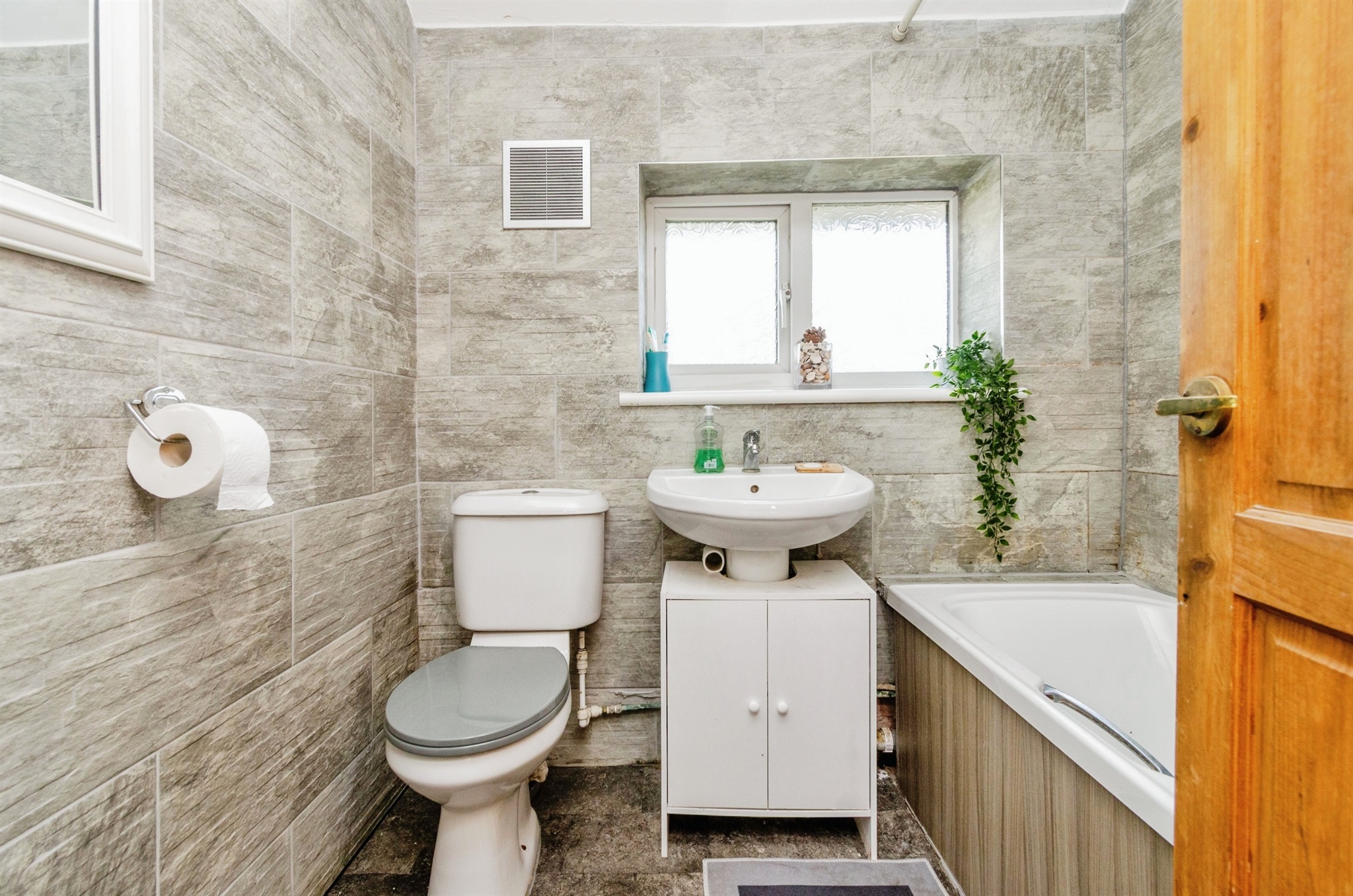 2 bed End of Terrace