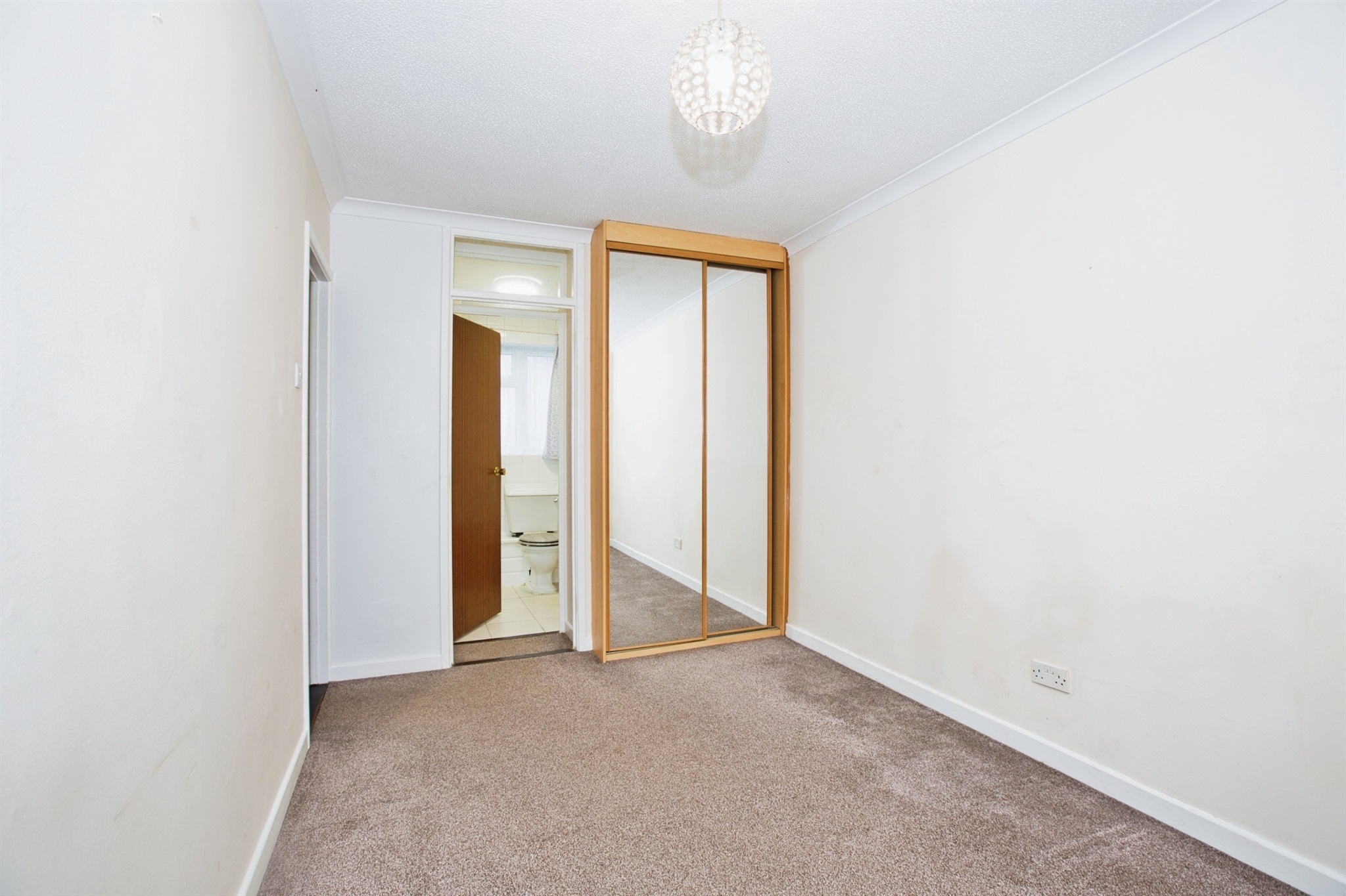 1 bed Ground Flat