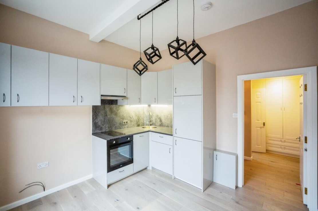 1 bed Ground Flat