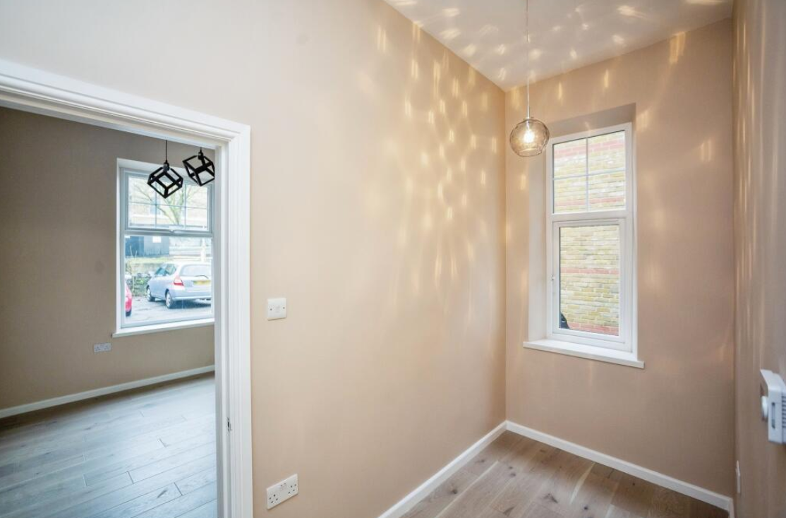 1 bed Ground Flat