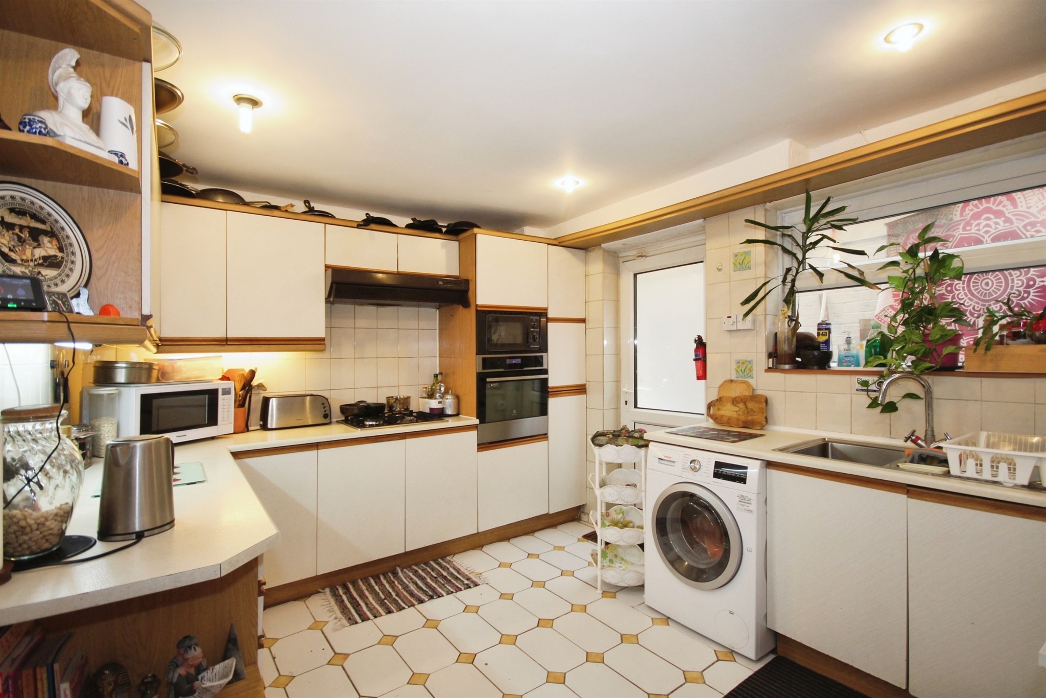 4 bed Detached