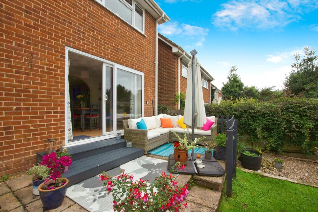 4 bed Detached
