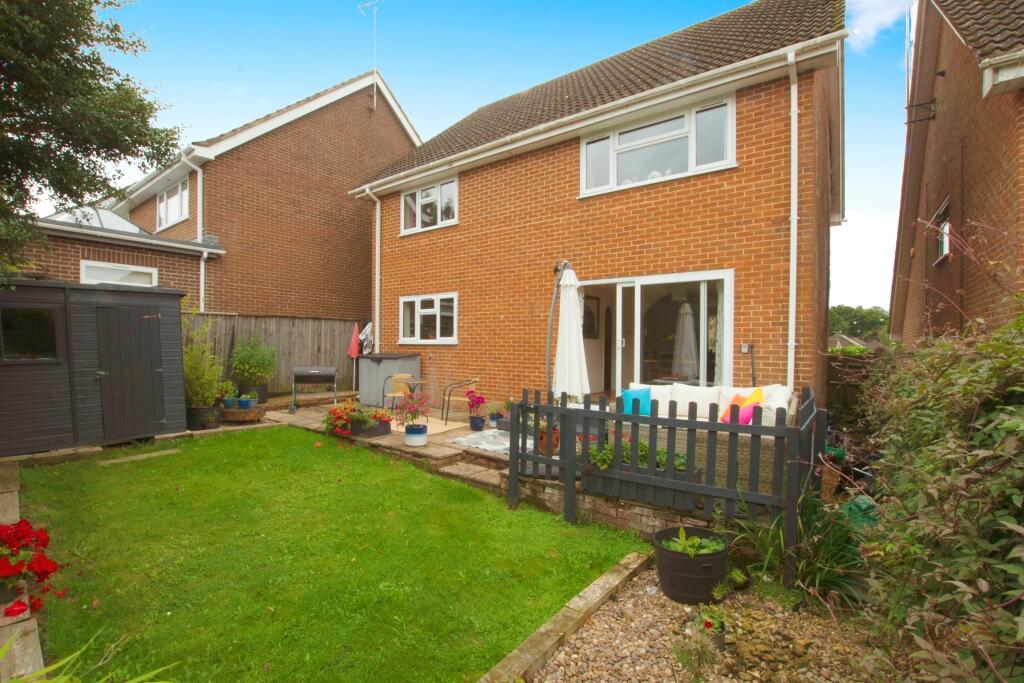 4 bed Detached