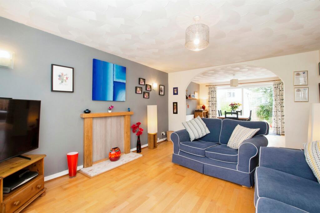 4 bed Detached