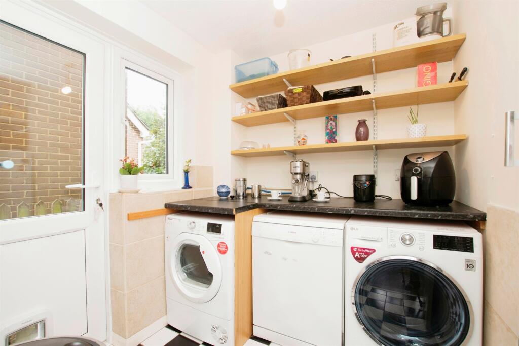 4 bed Detached