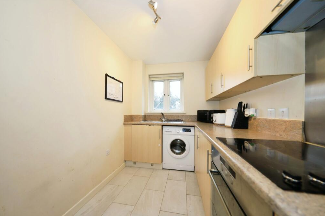 2 bed Ground Flat