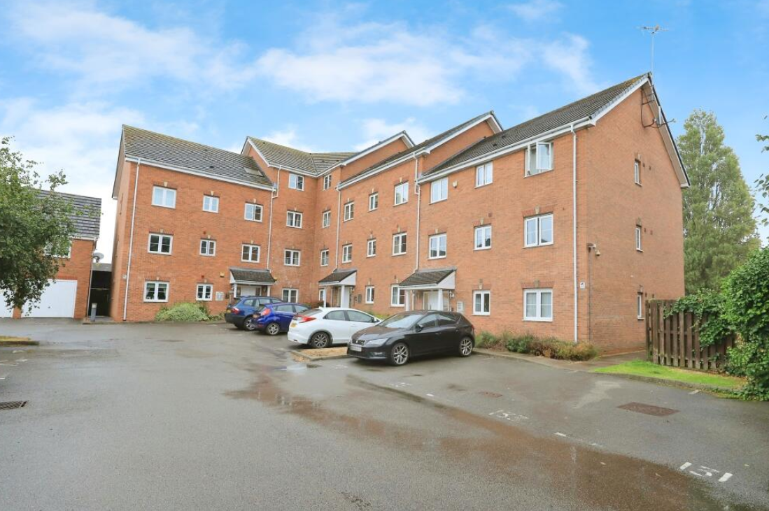 2 bed Ground Flat