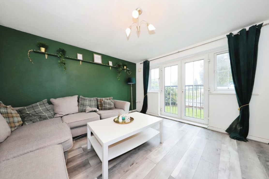 2 bed Ground Flat