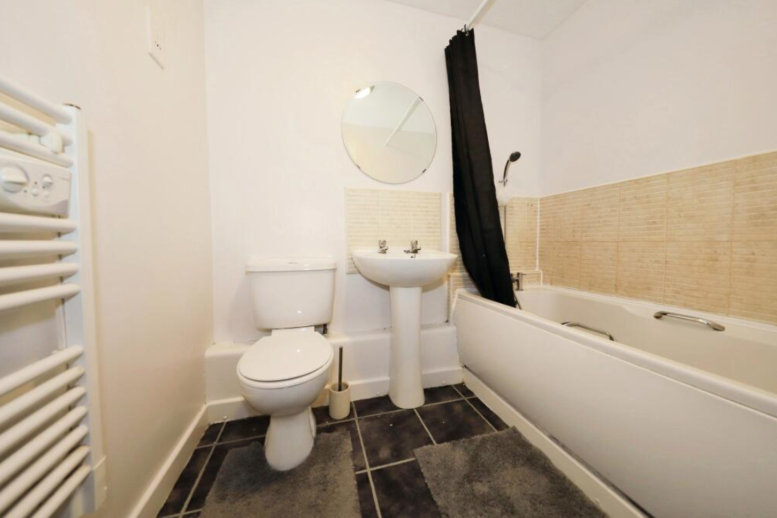 2 bed Ground Flat