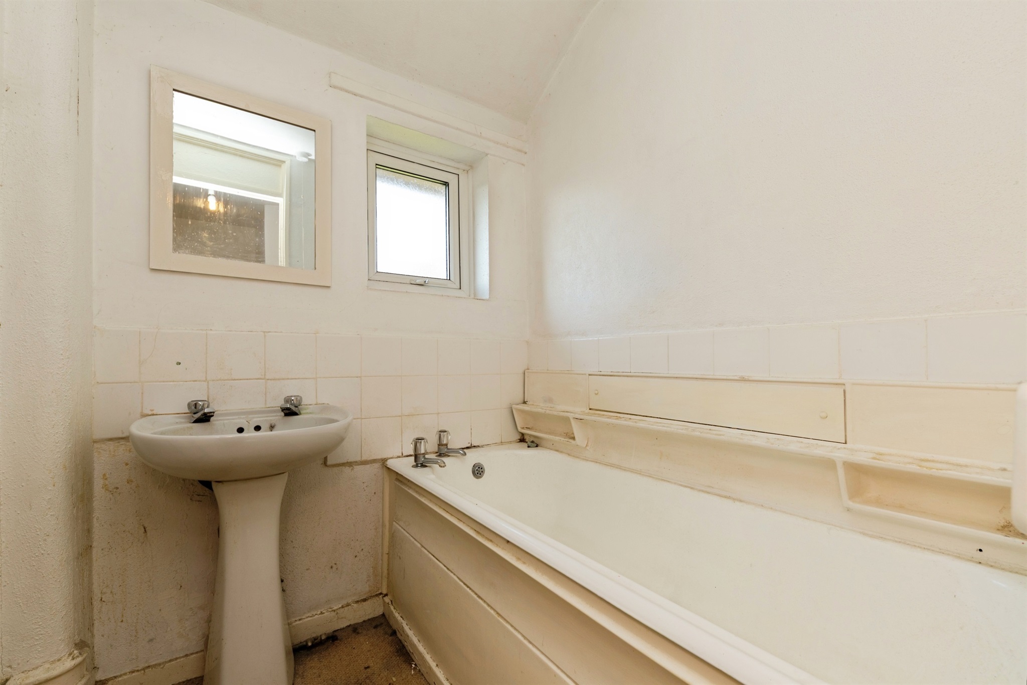 4 bed Semi-Detached