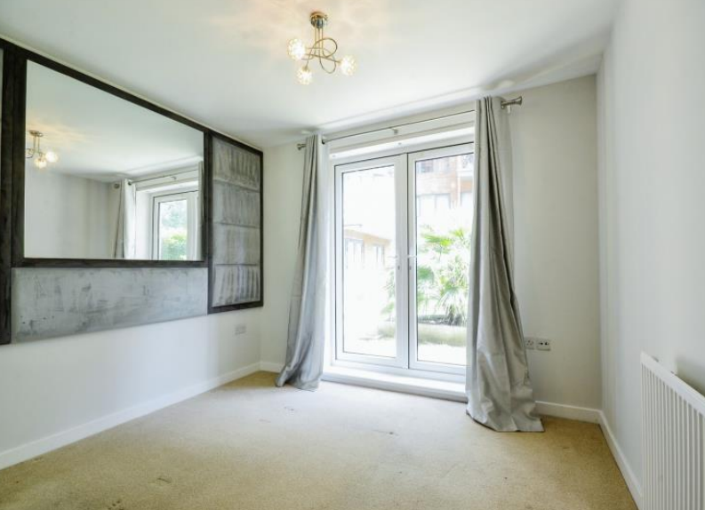 1 bed Ground Flat