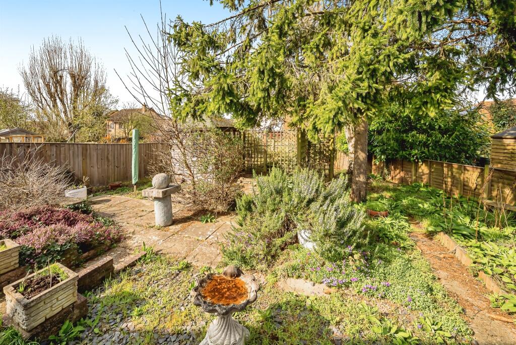 2 bed Detached Bungalow