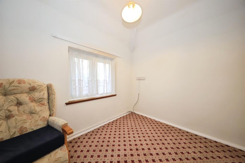 3 bed Semi-Detached