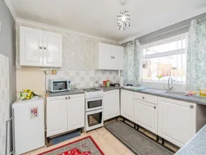 3 bed Maisonette