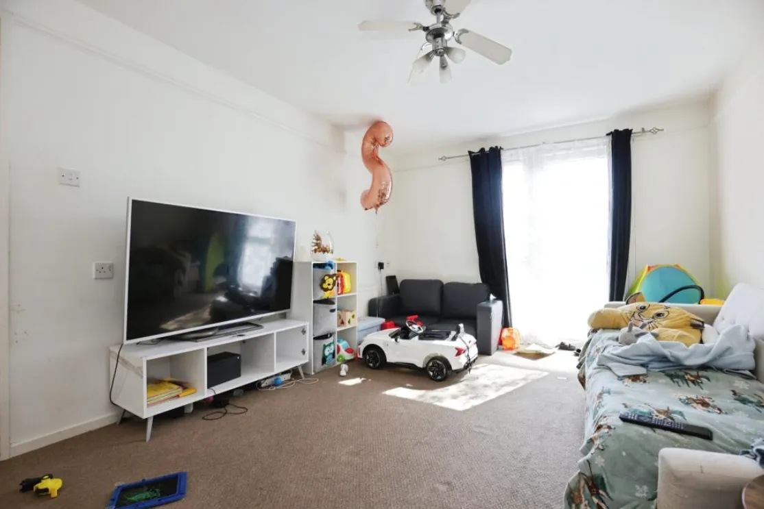 1 bed Ground Flat