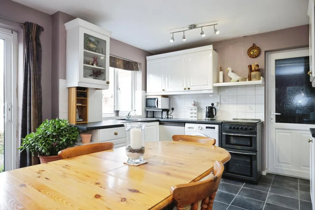 3 bed Semi-Detached
