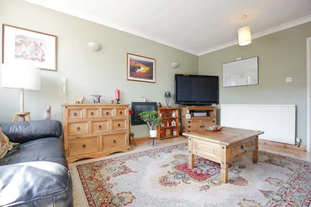 3 bed Semi-Detached
