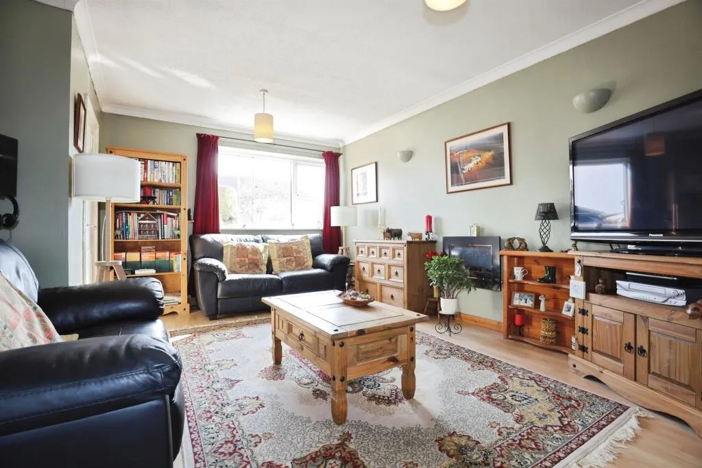 3 bed Semi-Detached