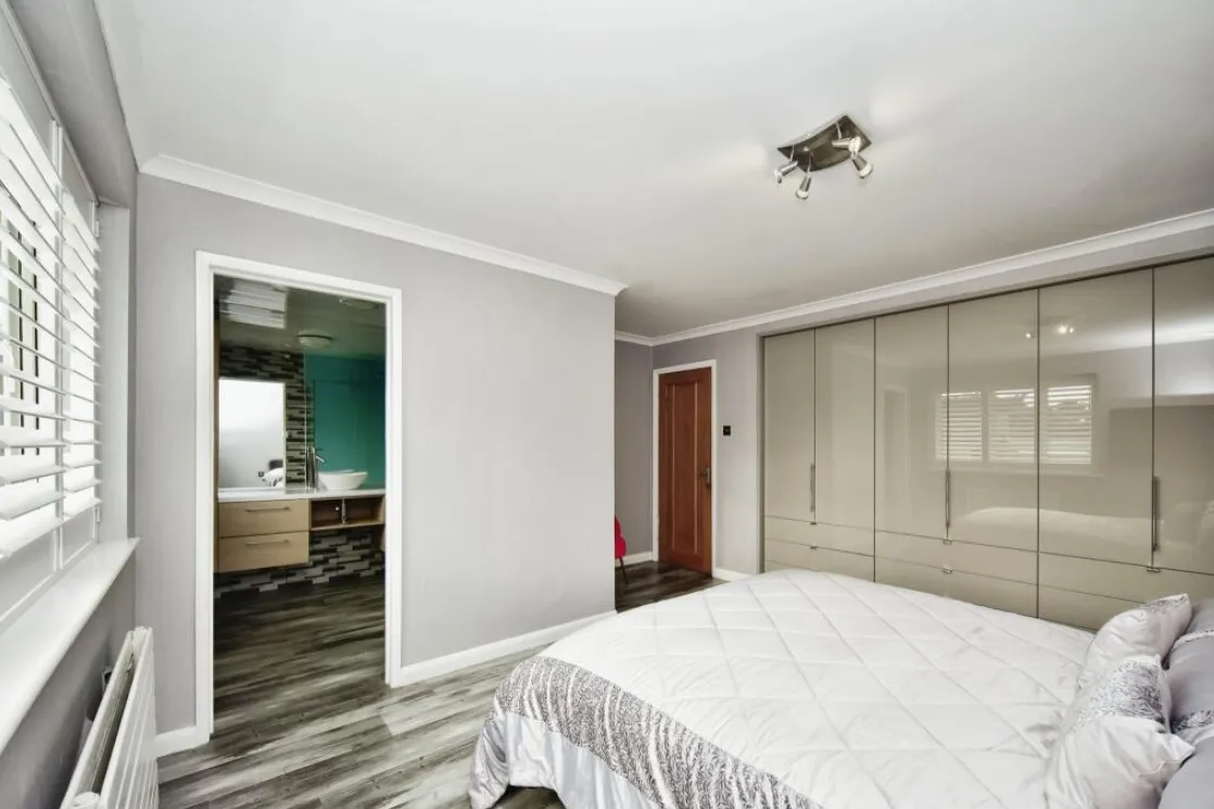4 bed Detached