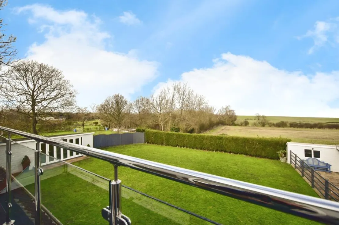 4 bed Detached