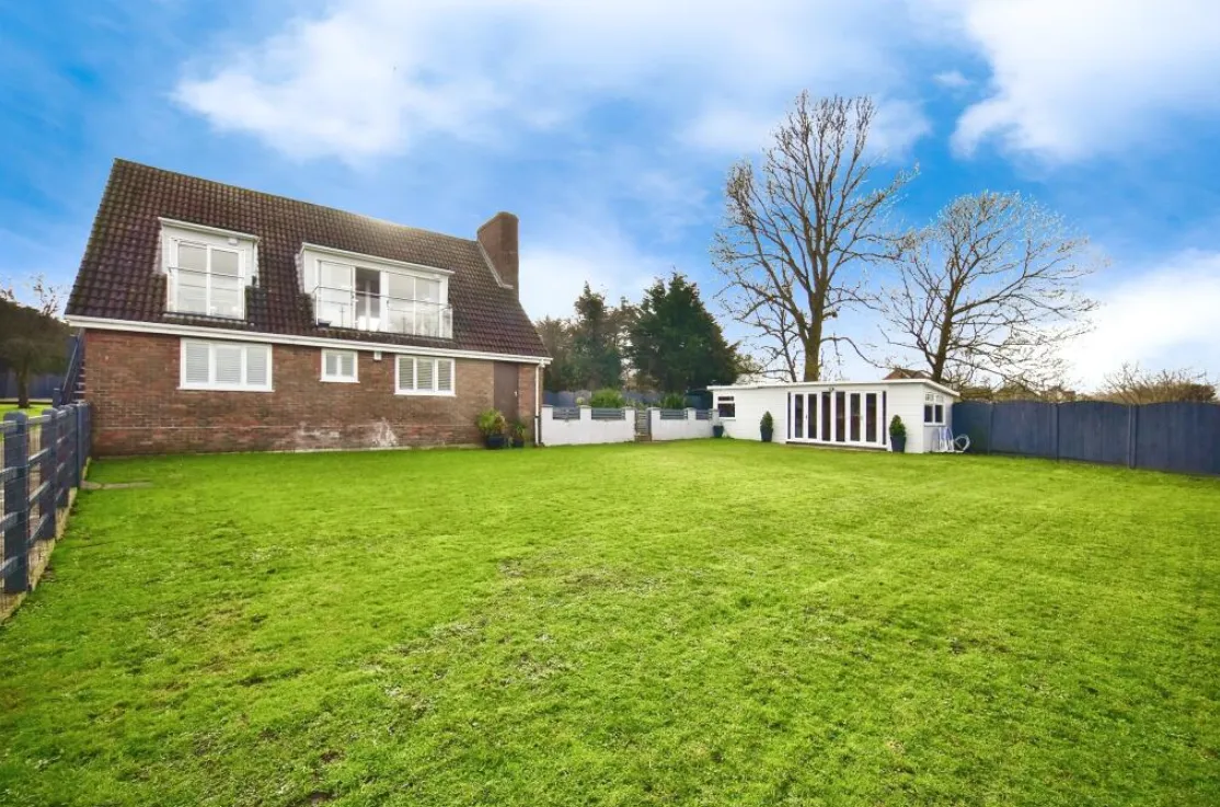 4 bed Detached