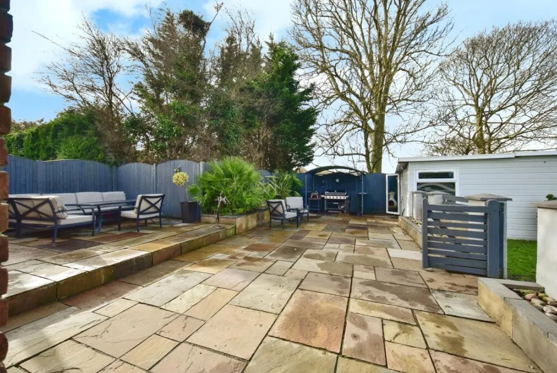 4 bed Detached