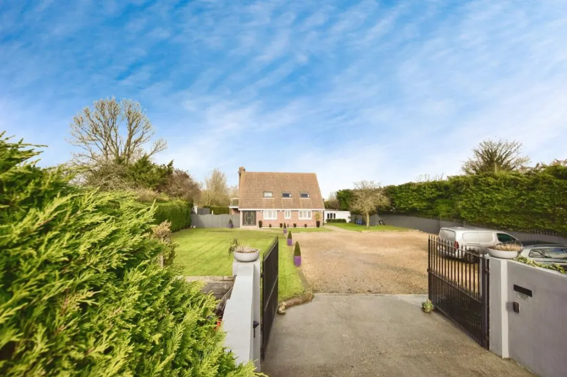 4 bed Detached