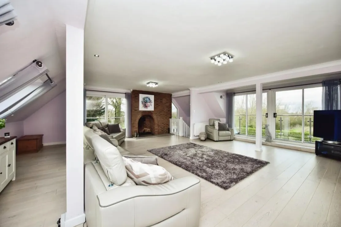 4 bed Detached